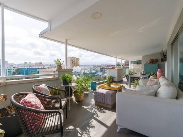 Ático en venta en Palmas de Gran Canaria Las, Santa Catalina Canteras. Exclusivo super atico con terraza de 60 metros junto al puerto y canteras!. Áticos Palmas de Gran Canaria.