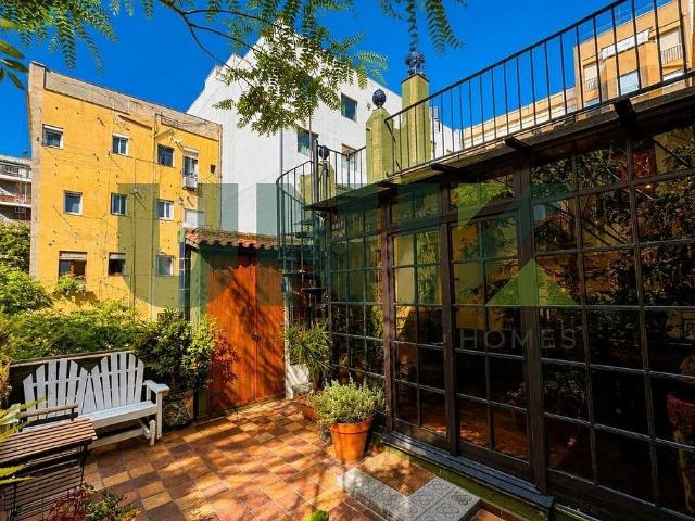 Ático en venta en pasaje De Gaiolà, Barcelona, de 156 m² 2 habitaciones por 519.000