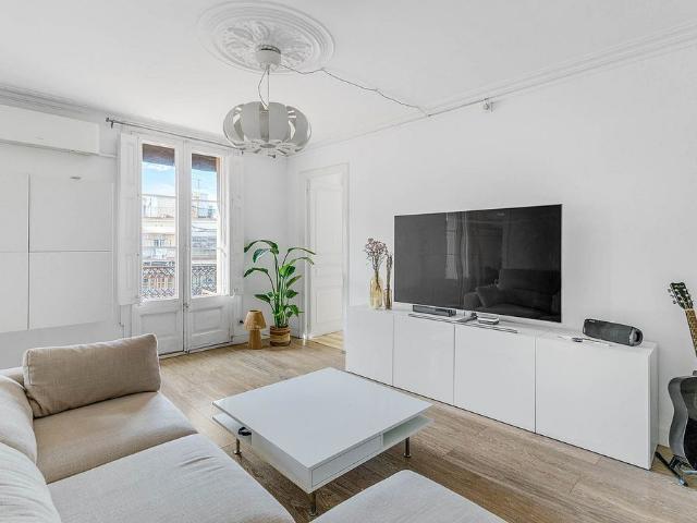Ático en venta en paseo De Picasso, Barcelona, de 107 m² por 750.000