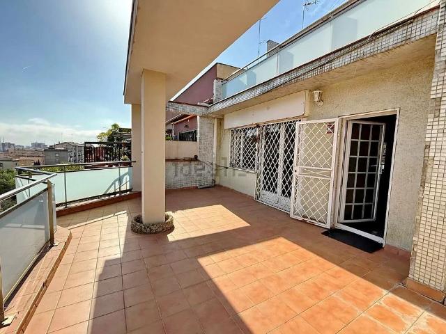 Ático en venta en paseo Maragall, Barcelona, de 130 m² 4 habitaciones por 690.000