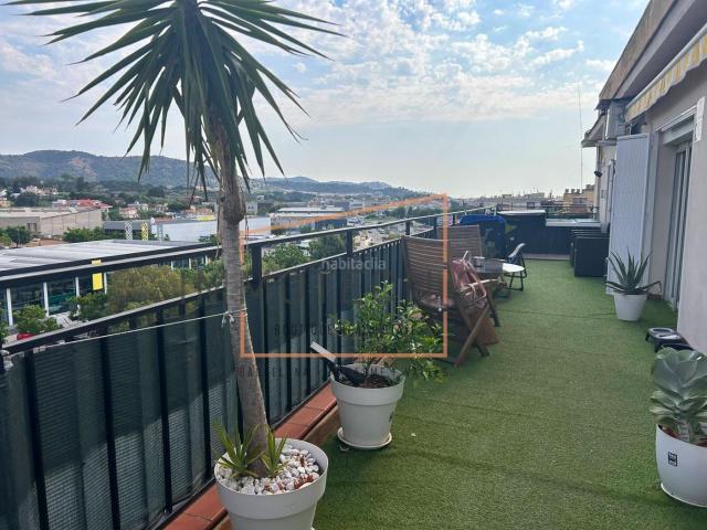 Ático en venta en Pineda de Mar, Poblenou. Magnífico sobreático con gran terraza, jacuzzi y vistas despejadas, a pocos minutos de la playa. Áticos Pineda de.