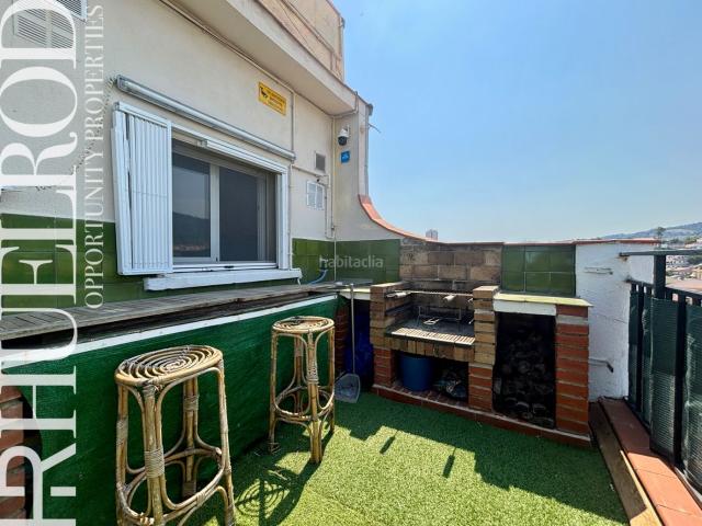 Ático en venta en Pineda de Mar, Poblenou. SOBREÁTICO CON GRAN TERRAZA, PARKING Y JACUZZI EN PINEDA DE MAR AMPLITUD, LUZ Y UBICACIÓN PRIVILEGIADA. Áticos Pineda de.