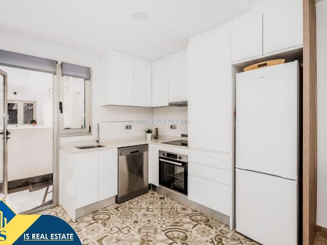 Ático en venta en Pilar de la Horadada, Torre de la Horadada. Ático con piscina comunitaria, en la provincia de Alicante, en la ciudad de Orihuela Costa. 2 habitaciones 49 m² 600 metros de. Áticos.