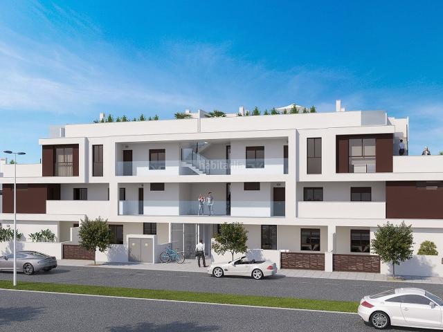 Ático en venta en Pilar de la Horadada, El Mojón. Ático de 2 dormitorios y 2 baños con piscina y jardín en Torre de La Horadada. Áticos Pilar de la.