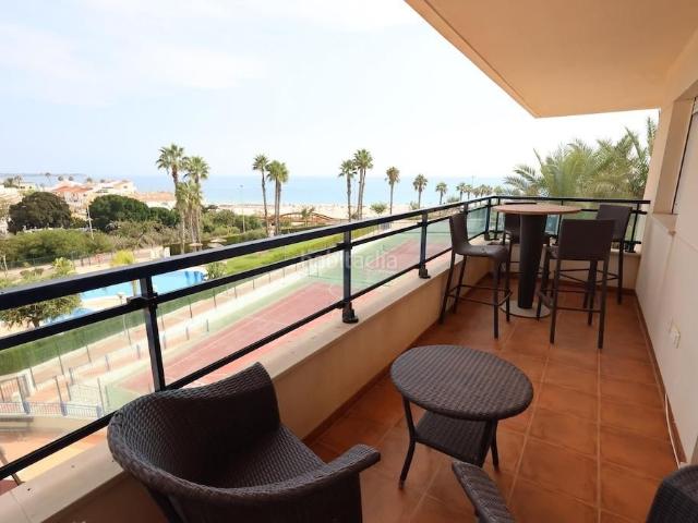 Ático en venta en Pilar de la Horadada, Mil Palmeras. Mil Palmeras Ático Dúplex en esquina Residencial Río Mar XI con vistas al mar y amplio solárium con jacuzzi. Áticos Pilar de la.
