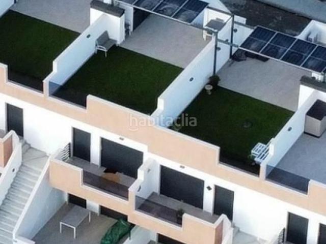 Ático en venta en Pilar de la Horadada, Pilar de la Horadada Ciudad. Ático de 3 dormitorios y 2 baños con piscina y jardín en Pilar de la Horadada. Áticos Pilar de la.