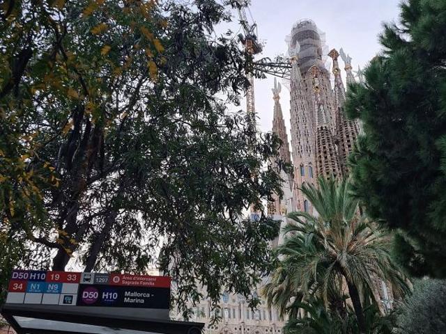 Ático en venta en plaza De la Sagrada Família, Barcelona, de 50 m² 2 habitaciones por 265.000