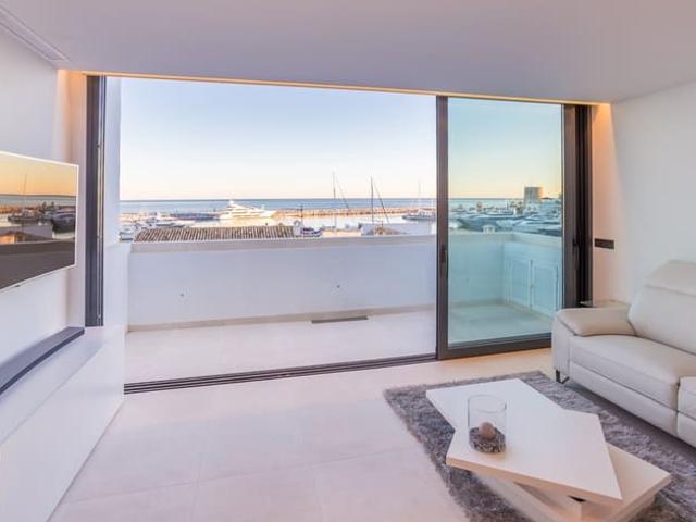 Ático en venta en Puerto Banus, Málaga Costa del Sol