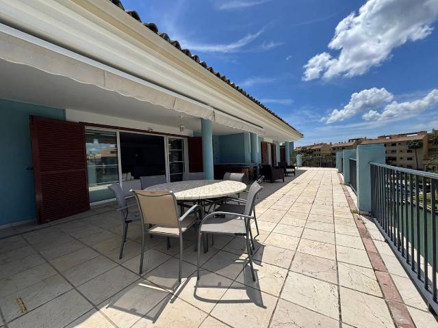 Ático en Venta en Puerto de Sotogrande La Marina