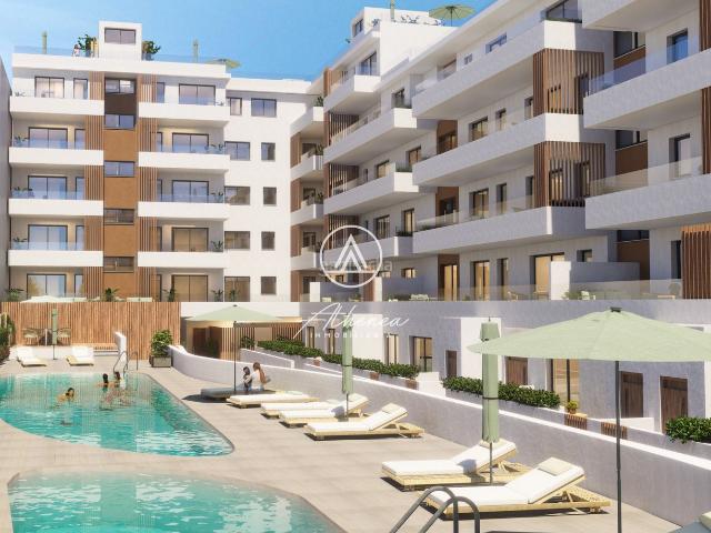 Ático en venta en Roquetas de Mar, El Puerto La Romanilla. Ático Exclusivo con Solárium Privado y Vistas al Mar. Áticos Roquetas de.