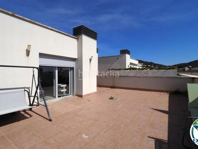 Ático en venta en Roses, Centre Costa Brava. Ático dúplex a 500m del mar con gran terraza en el centro de Roses. Áticos.