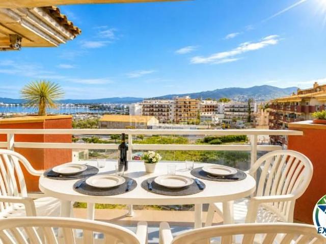Ático en venta en Roses, Puig Rom Canyelles Almadrava Costa Brava. Ático a 200m del mar con gran terraza y vista en Roses. Áticos.
