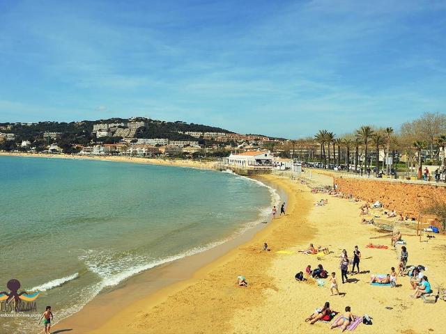 Ático en venta en S´Agaró Costa Brava. Extraordinario àtico dúplex con vistas al mar, en SAgaró en la playa de Sant Pol. Áticos.