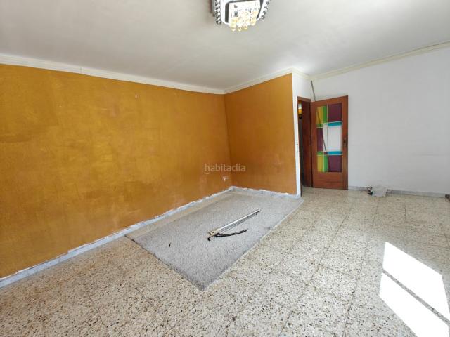 Ático en venta en Sant Boi de Llobregat, Marianao. ATICO CON ASCENSOR DE 4 HABITACIONES Y 1 BAÑO CON TERRAZA A NIVEL. Áticos Sant Boi de.