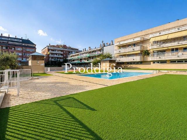 Ático en venta en Sant Cugat del Vallès, de 74 m² 2 habitaciones por 545.000