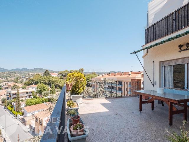 Ático en venta en Sant Feliu de Codines. Ático con gran terraza y vistas. Áticos Sant Feliu de.