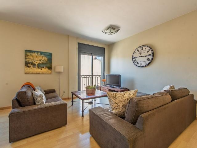 Ático en venta en Sant Feliu de Guíxols, Eixample Costa Brava. Piso con parking, licencia turística y terraza privada. Áticos Sant Feliu de.