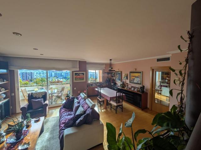 Ático en venta en Sant Feliu de Llobregat, Mas Lluí. Espectacular ático dúplex. Áticos Sant Feliu de.