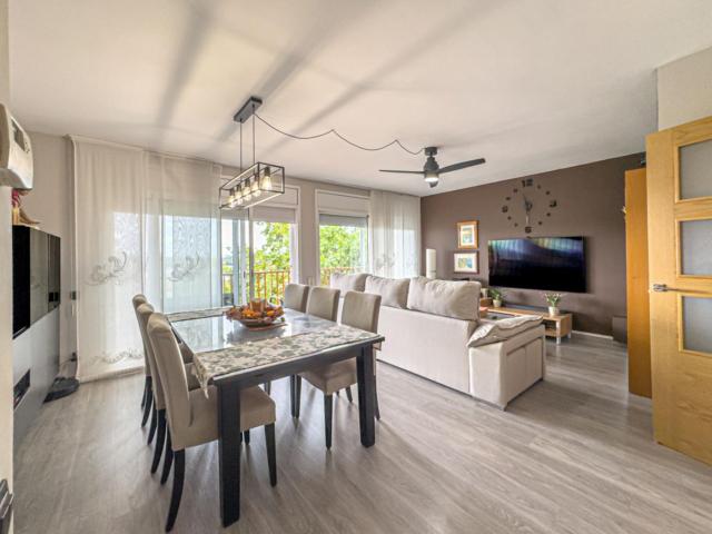 Ático en venta en Sant Pere de Ribes, Centre. Precioso Ático dúplex con piscina comunitaria. Áticos Sant Pere de.