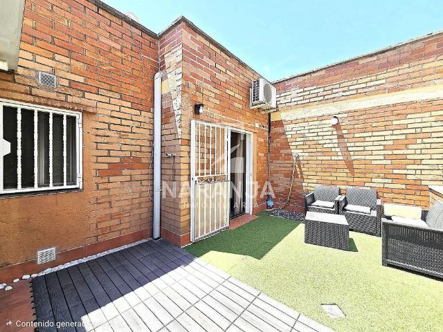 Ático en venta en Santa Coloma de Gramanet, de 73 m² 2 habitaciones por 245.000
