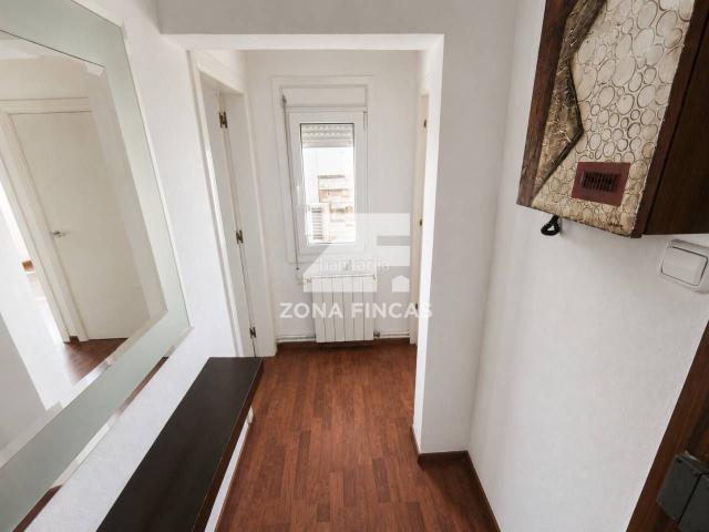 Ático en venta en Santa Coloma de Gramenet, Centre. Ático con espectacular terraza en el corazón de Santa Coloma de Gramenet. Áticos Santa Coloma de.
