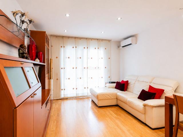 Ático en venta en Santa Coloma de Gramenet, Riu Nord. ATICO todo exterior en Santa Coloma de Gramanet. Áticos Santa Coloma de.