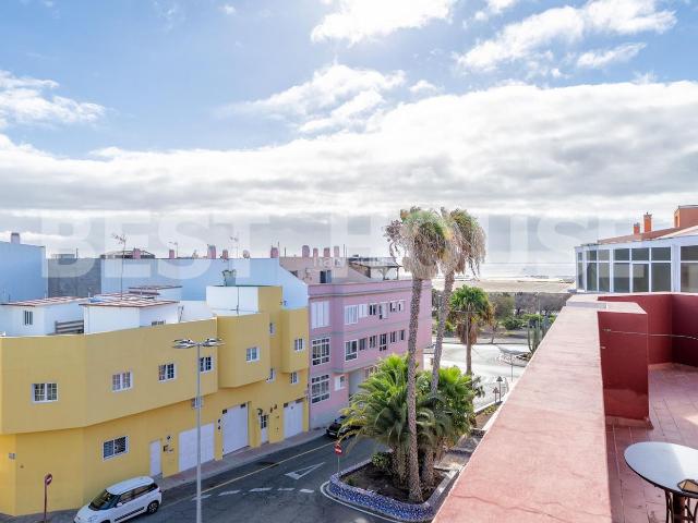 Ático en venta en Santa Lucía de Tirajana, Vecindario El Doctoral Cruce de Sardina. ÁTICO CON UNA TERRAZA ESPECTACULAR. Áticos Santa Lucía de.