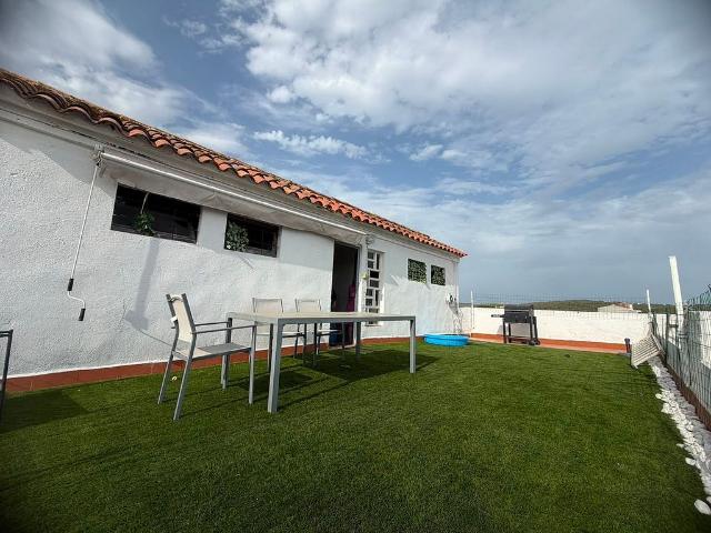 Ático en venta en Santa Oliva, de 63 m² 3 habitaciones por 160.000