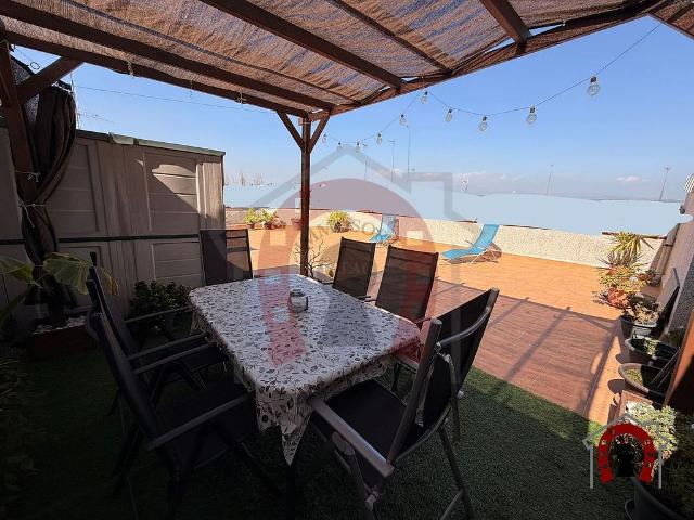 Ático en venta en Santa Perpètua de Mogoda, de 153 m² 4 habitaciones por 416.000