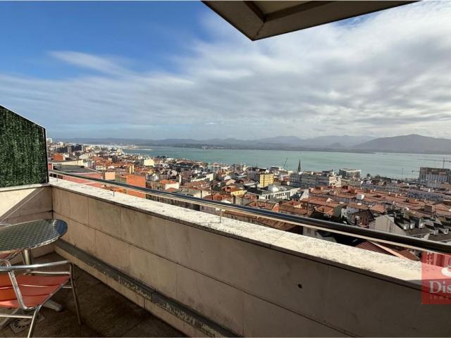 Ático en venta en Santander, General Dávila. Ático con espectaculares vistas a la bahía. Áticos.
