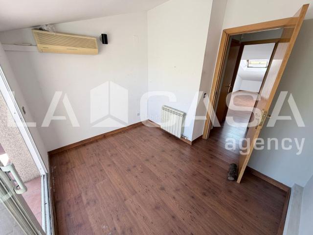 Ático en venta en Sabadell, Can Rull. LA CASA AGENCY PRESENTA ÁTICO DUPLEX EN SABADELL FINCA DE 2002!. Áticos.