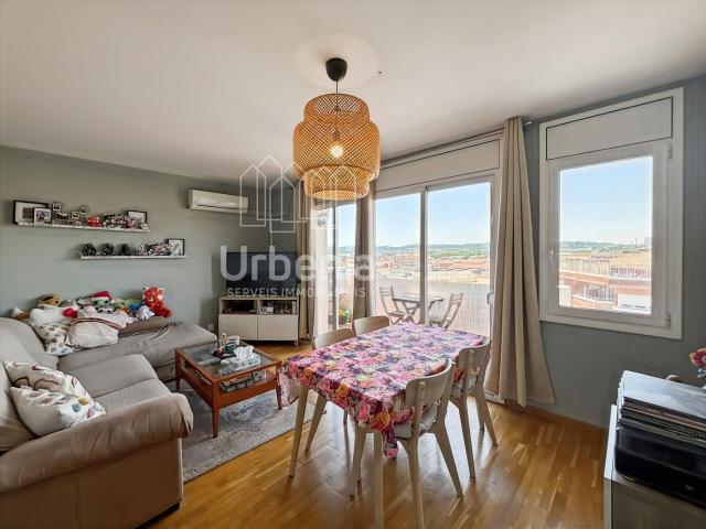 Ático en venta en Sabadell, Centre. En Exclusiva Ático en venta en el centro de Sabadell!. Áticos.