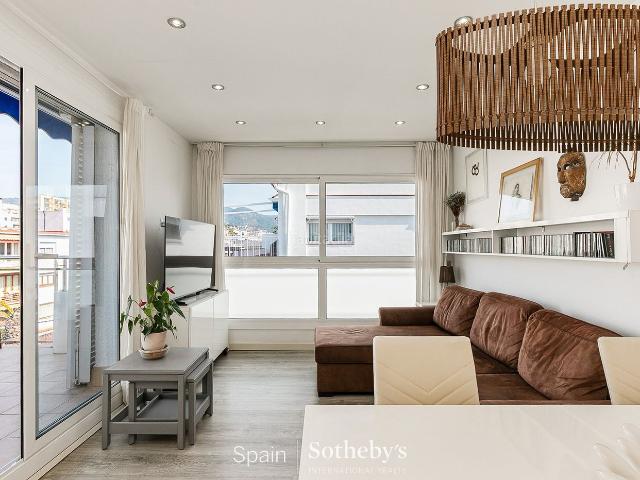 Ático en venta en Sitges, Aiguadolç Sant Sebastià Costa Dorada. Ático exclusivo con terraza y chimenea exterior Playa San Sebastián. Áticos.