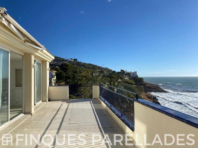 Ático en venta en Sitges, Aiguadolç Sant Sebastià Costa Dorada. Inigualable ático dúplex en primera linea de mar en Sitges. Zona Aiguadolç. Áticos.