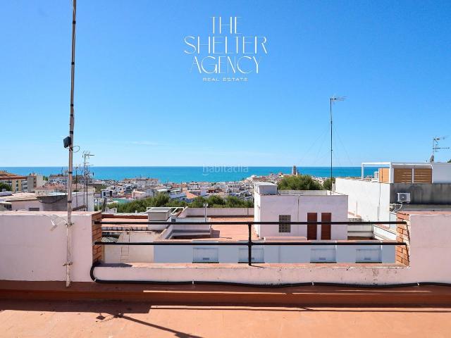 Ático en venta en Sitges, Els Molins Pins Vens Costa Dorada. Ático con terraza y vistas al mar en Poble Sec, Sitges. Áticos.