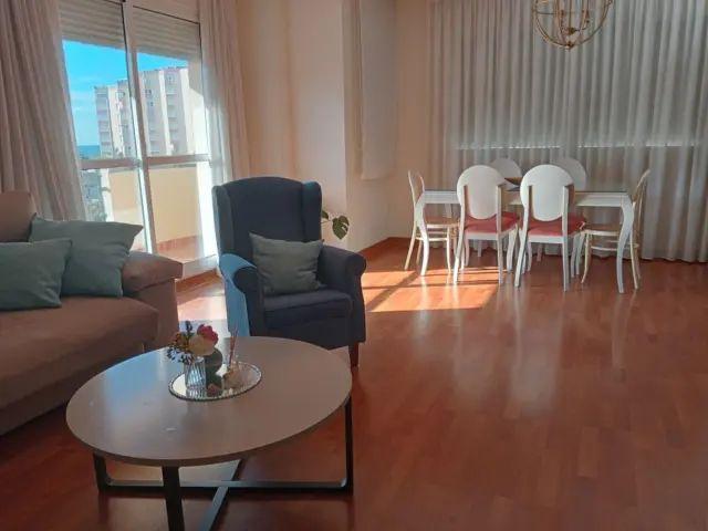 Ático en alquiler en Urbanización Santa Rosa Generación del 27