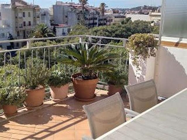 Ático en alquiler en avenida De Les Flors, Sitges, de 55 m² 2 habitaciones por 3.000
