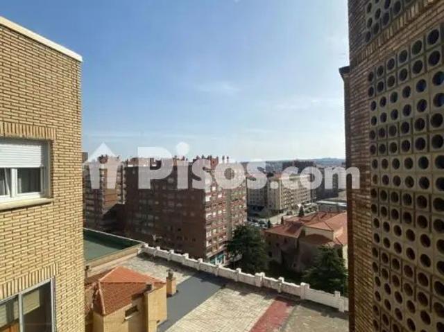 Ático en alquiler en Avenida de los Reyes Católicos, cerca de Plaza de España