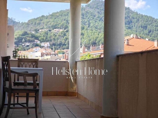 Ático en alquiler en avenida Santa Coloma, Santa Coloma de Cervelló, de 60 m² 2 habitaciones por 1.100