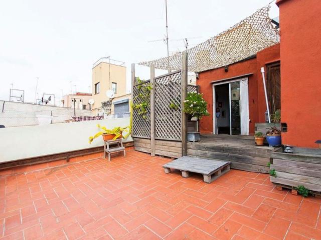 Ático en alquiler en Barcelona, de 42 m² por 945