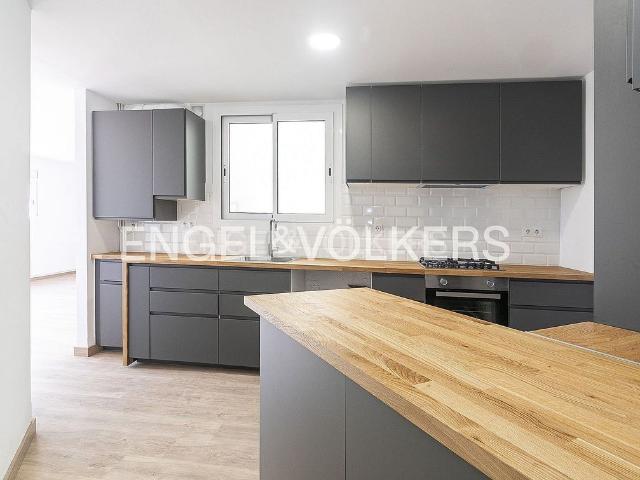 Ático en alquiler en Barcelona, de 75 m² 2 habitaciones por 2.123