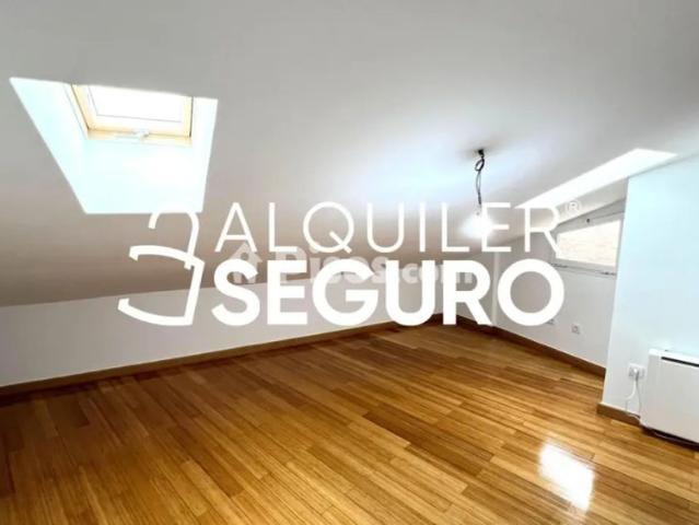 Ático en alquiler en Camarena