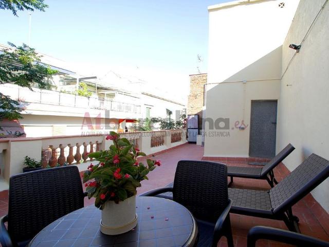 Ático en alquiler en calle Verdi, Barcelona, de 45 m² 1 habitación por 1.252