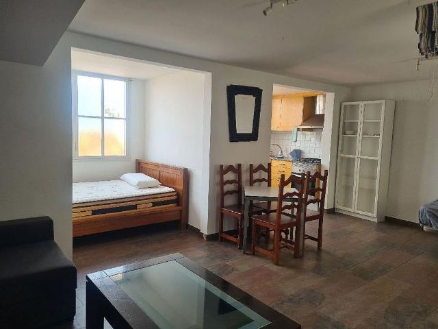 Ático en alquiler en calle Cavallers, Tarragona, de 60 m² 1 habitación por 678
