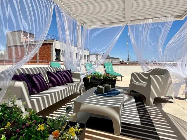 Ático en alquiler en calle D'aribau, Barcelona, de 100 m² 3 habitaciones por 3.750