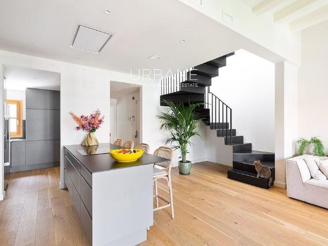 Ático en alquiler en calle De Trafalgar, Barcelona, de 158 m² 2 habitaciones por 3.800