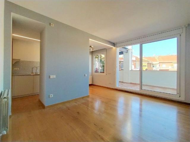 Ático en alquiler en calle De Can Bruixa, Barcelona, de 78 m² 1 habitación por 1.490