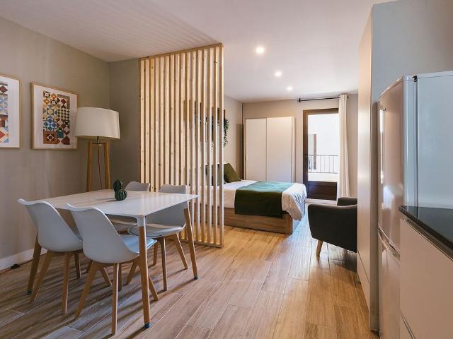 Ático en alquiler en calle De Freixures, Barcelona, de 38 m² por 1.500