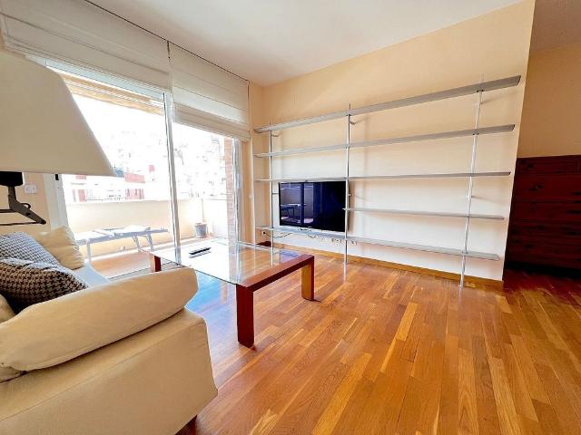Ático en alquiler en calle De L'equador, Barcelona, de 70 m² 2 habitaciones por 2.200