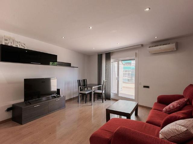 Ático en alquiler en calle De Mossèn Andreu, Cornellà de Llobregat, de 101 m² 3 habitaciones por 1.650